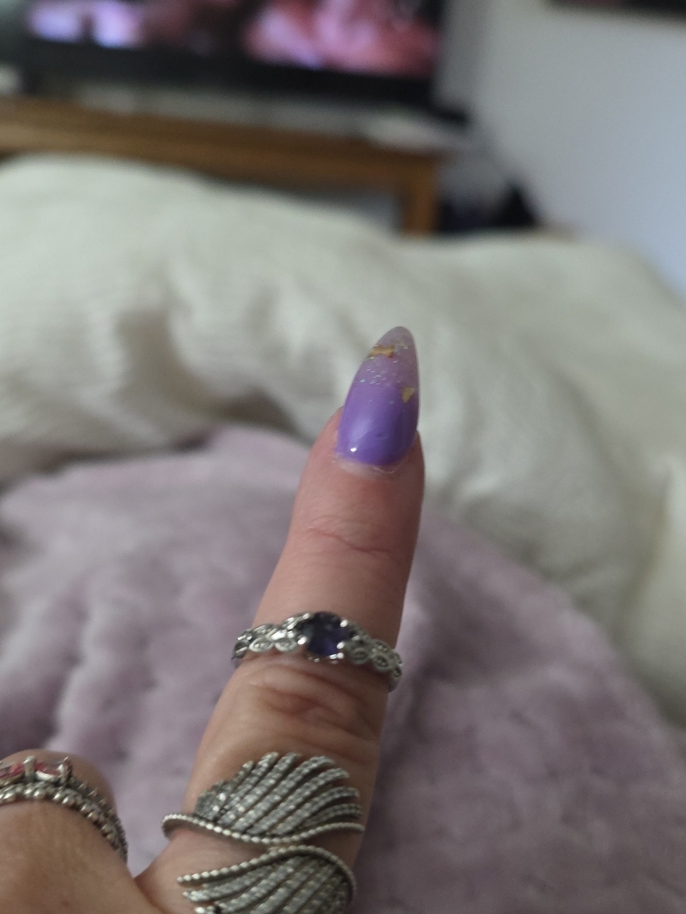 Silver Ring with Purple Stone Sz 7 Like new No Stones Missing - Picture 1 of 7